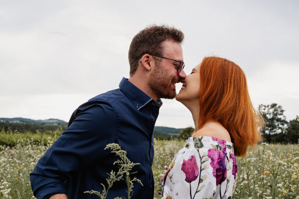 Sich küssendes Paar