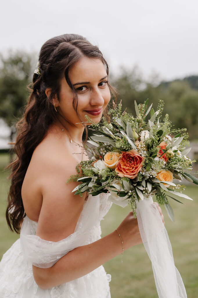 Braut mit Brautstrauß