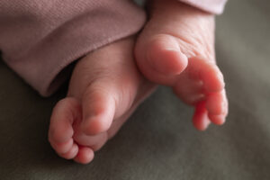 Newbornshooting_Bad-Leonfelden_Carografie-Caroline_Nagl-6965-Bearbeitet Babyzehen