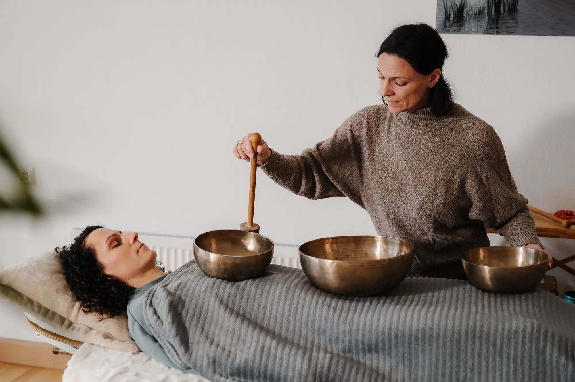 Klangschalentherapie Behandlung